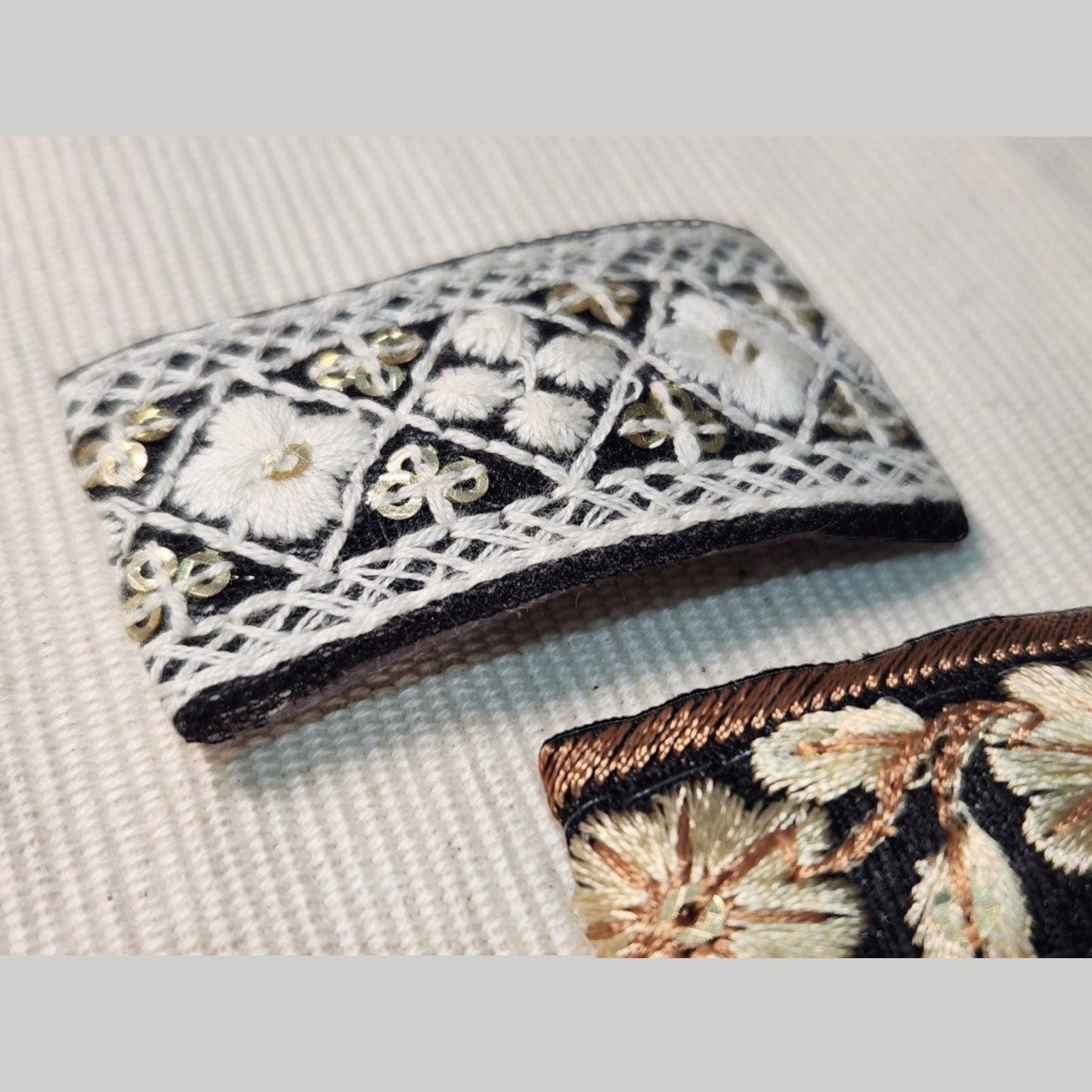白格花朵・刺繡緞帶髮夾 (BB夾)