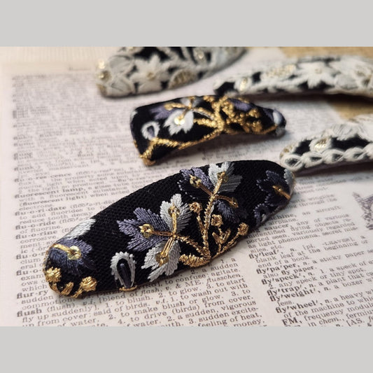 金藤灰花・黑色刺繡緞帶髮夾 (BB夾)