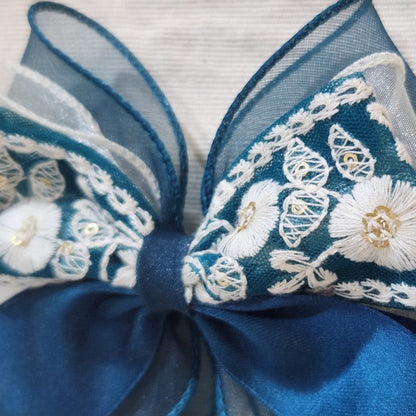 絢白孔雀・刺繡緞帶蝴蝶結髮飾