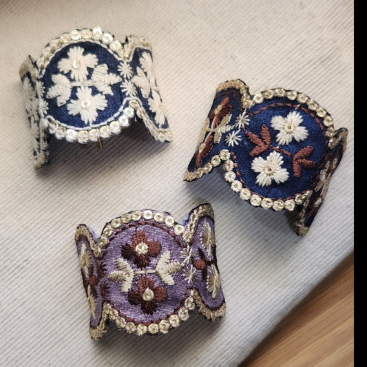 古典花園・刺繡緞帶馬尾勾 (可自行調整彎度)
