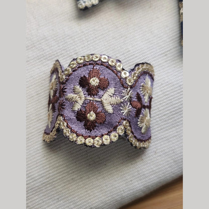 古典花園・刺繡緞帶馬尾勾 (可自行調整彎度)