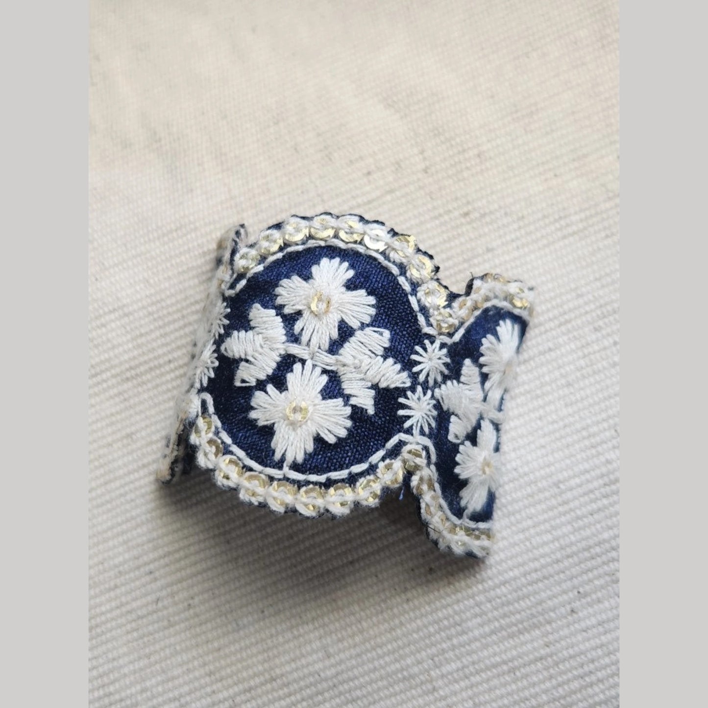 古典花園・刺繡緞帶馬尾勾 (可自行調整彎度)