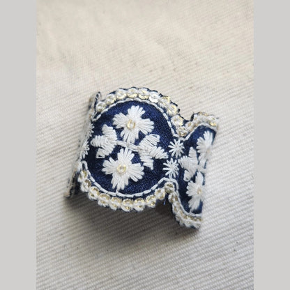 古典花園・刺繡緞帶馬尾勾 (可自行調整彎度)