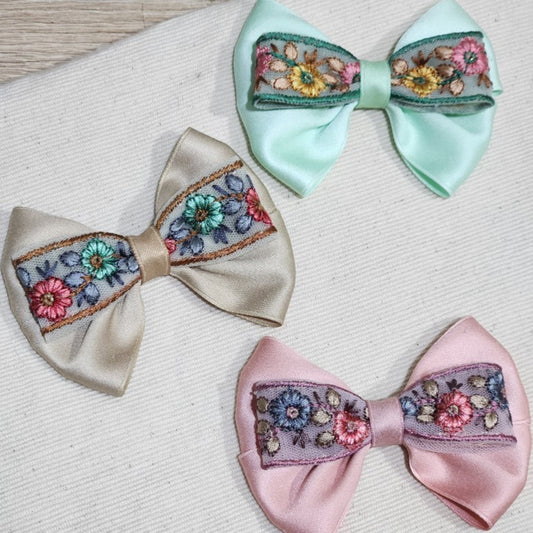 花朵刺繡緞帶蝴蝶結髮飾