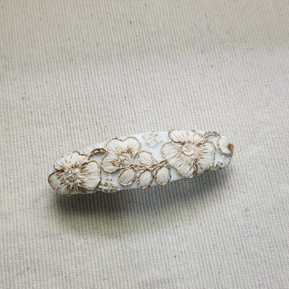 單品刺繡緞帶橢圓髮夾 (6公分彈簧夾)