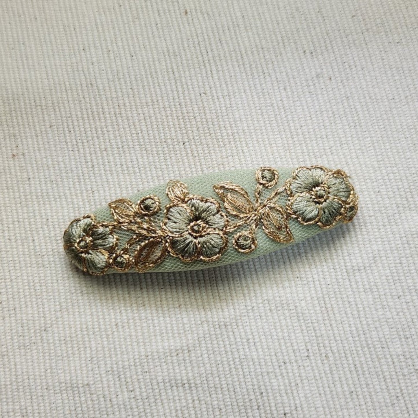 單品刺繡緞帶橢圓髮夾 (6公分彈簧夾)