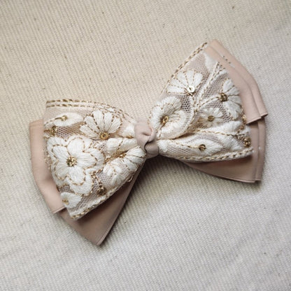 典雅春杏・刺繡緞帶蝴蝶結髮飾