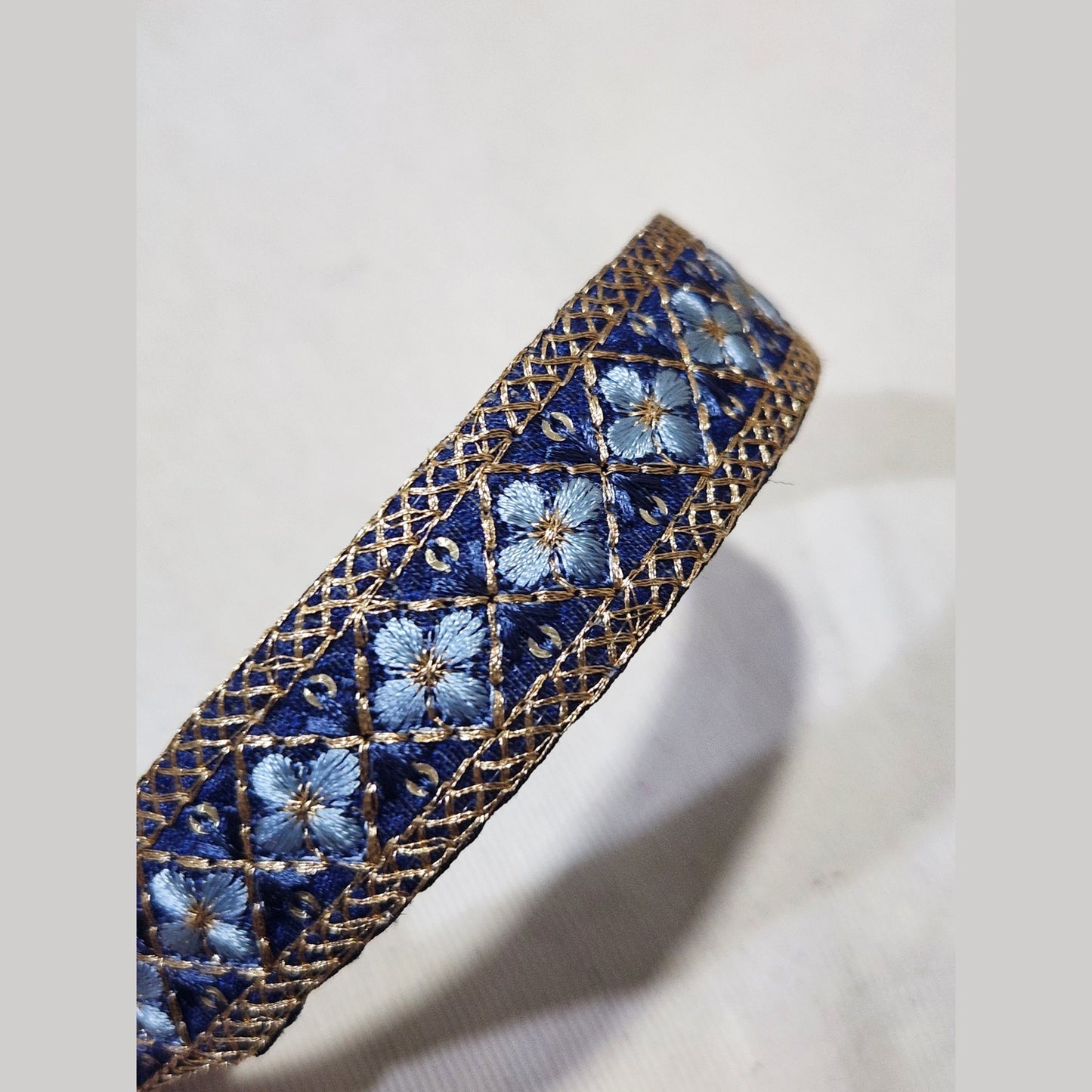金格淺藍花・深藍色刺繡緞帶髮箍