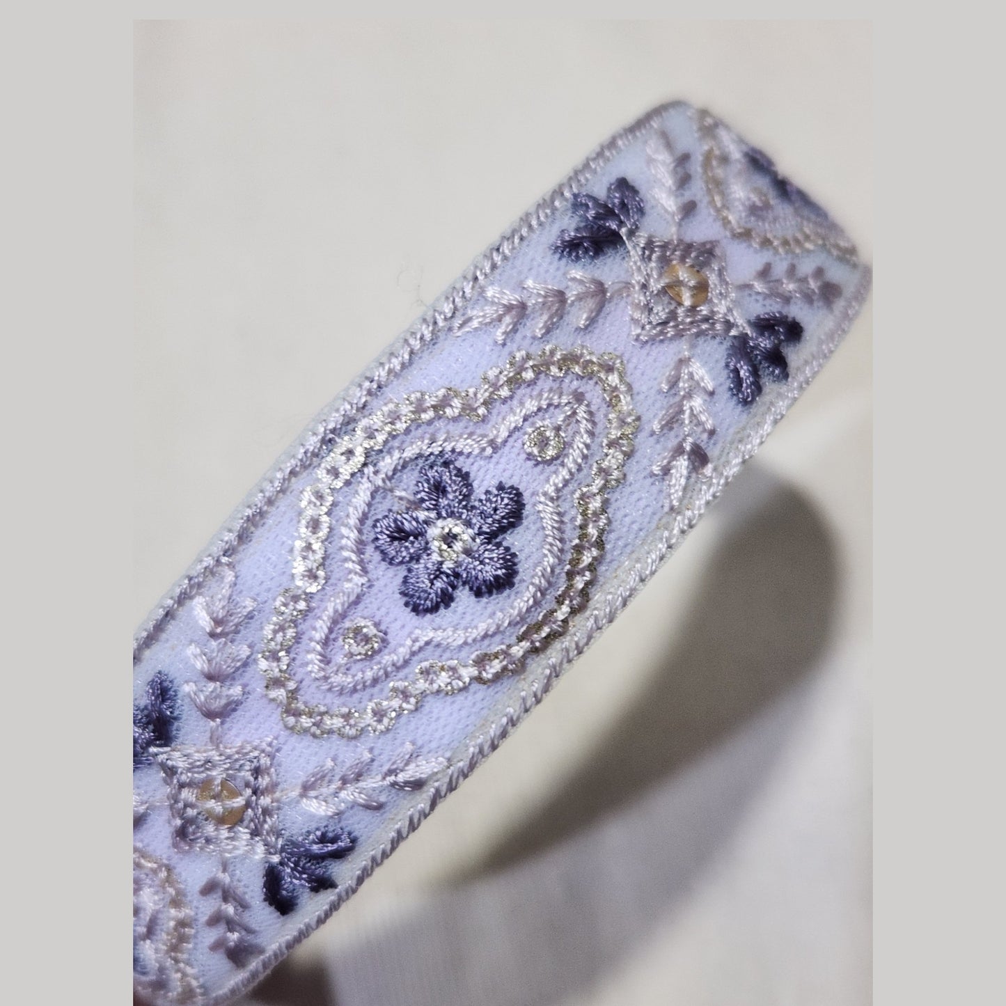 綺紋花飾・淺紫色刺繡緞帶髮箍