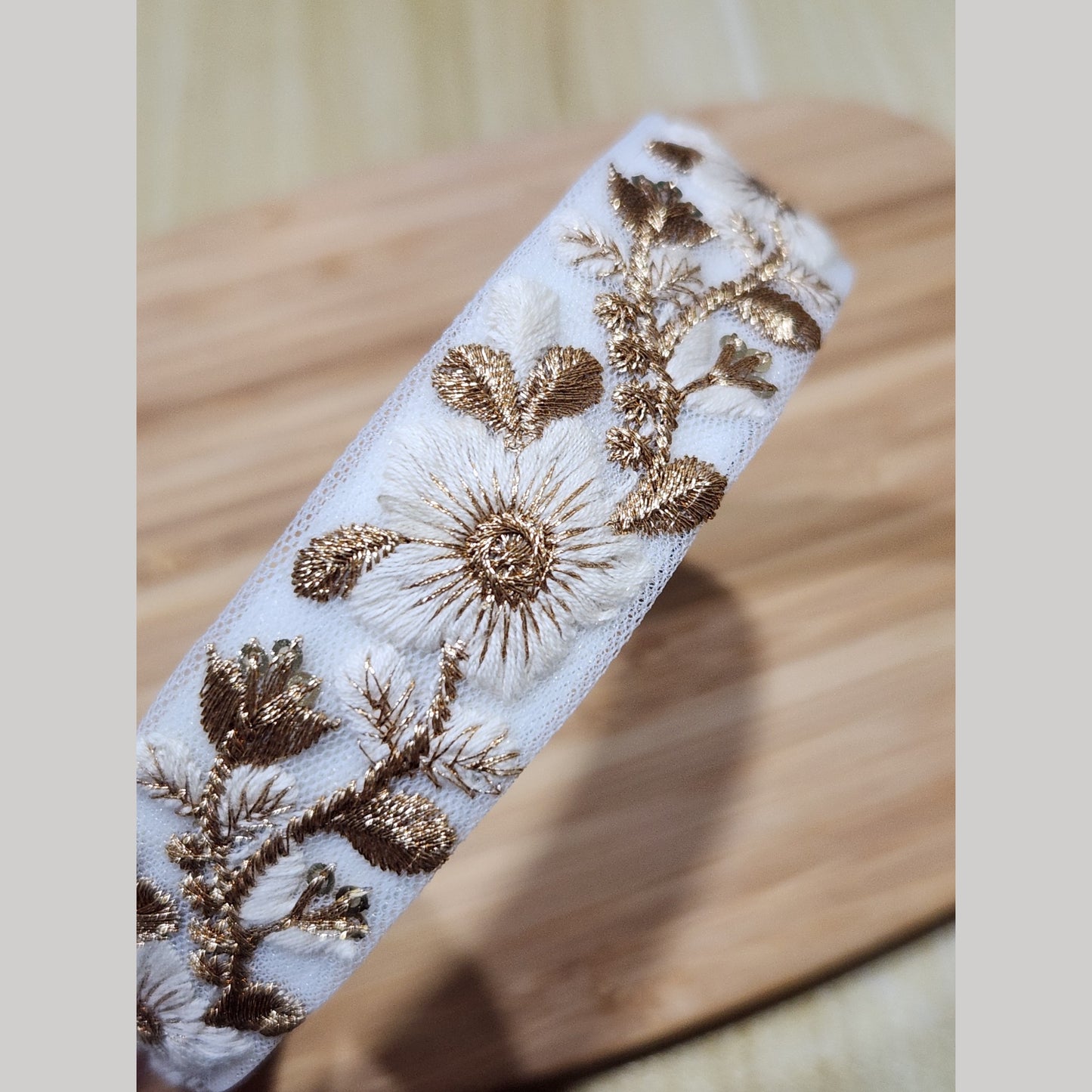 白花金葉・白色刺繡緞帶髮箍