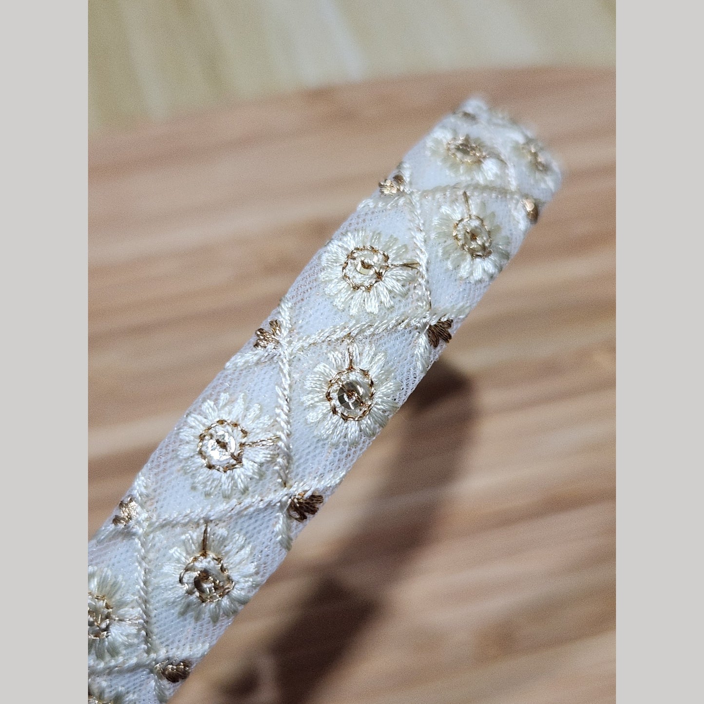 菱格小花・白色刺繡緞帶細髮箍